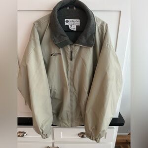 Columbia Sportswear Jacket‎ Size L Great Condition